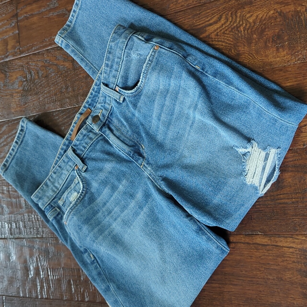 JOE'S I Ripped Distressed Denim Boyfriend Slim Cropped Jeans in Makenna, 27